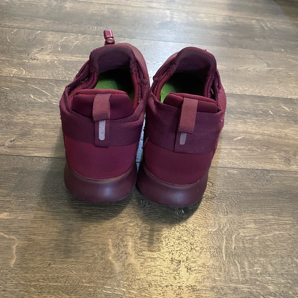 Nike Free Maroon Shoes SZ 9 - Picture 2 of 9